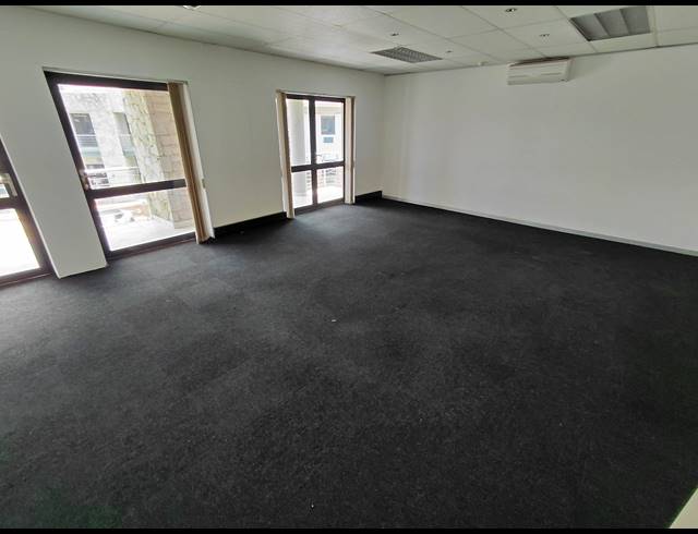 279M² OFFICE TO LET IN BRYANSTON